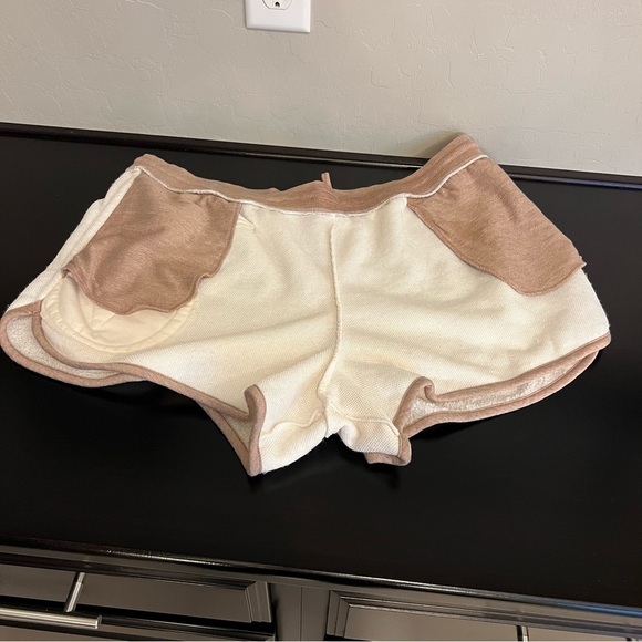 Victoria’s Secret LOGO Sherpa shorts, pull up elastic waist pockets XL - Picture 13 of 14